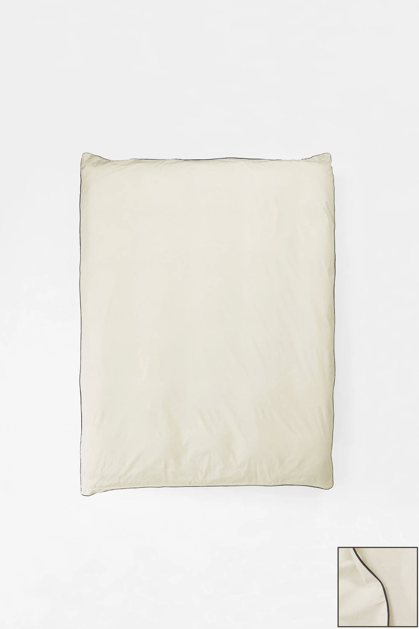 Studio Sutram Contrast Edge duvet cover in Canvas percale framed with dark Cinder piping