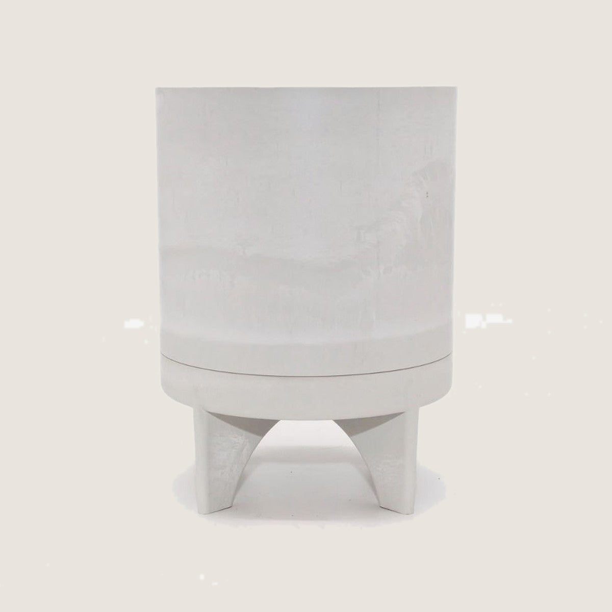 Potted Florence pot in White Stone, footed planter on three tapered legs