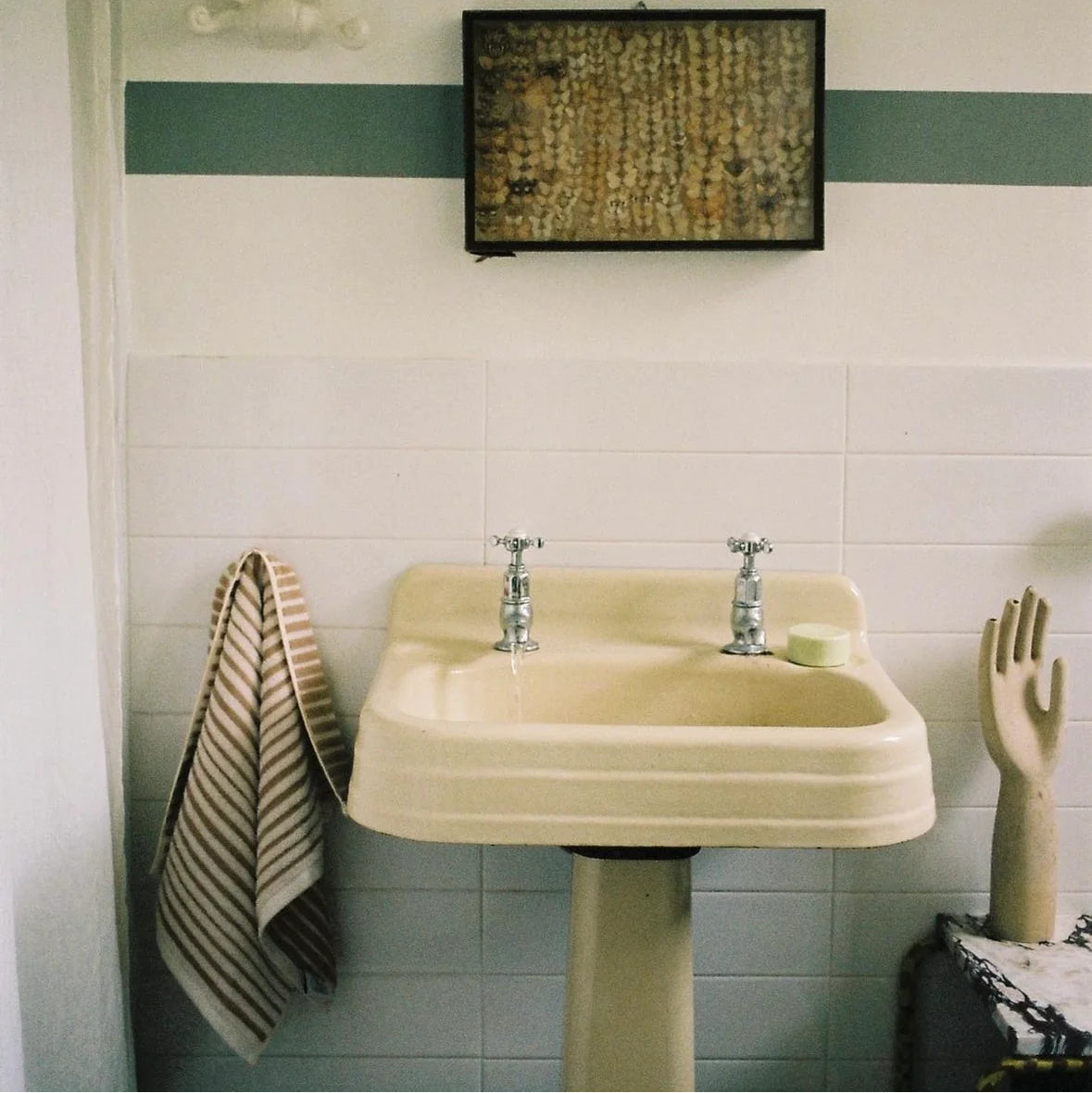 Fridah Worldwide - Salento Stripe Stone - Hand Towel