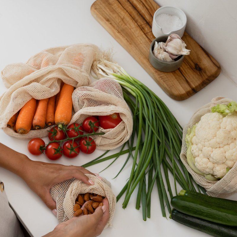 Seed & Sprout organic cotton mesh produce bags laid out, showing the assorted sizes in the set of five