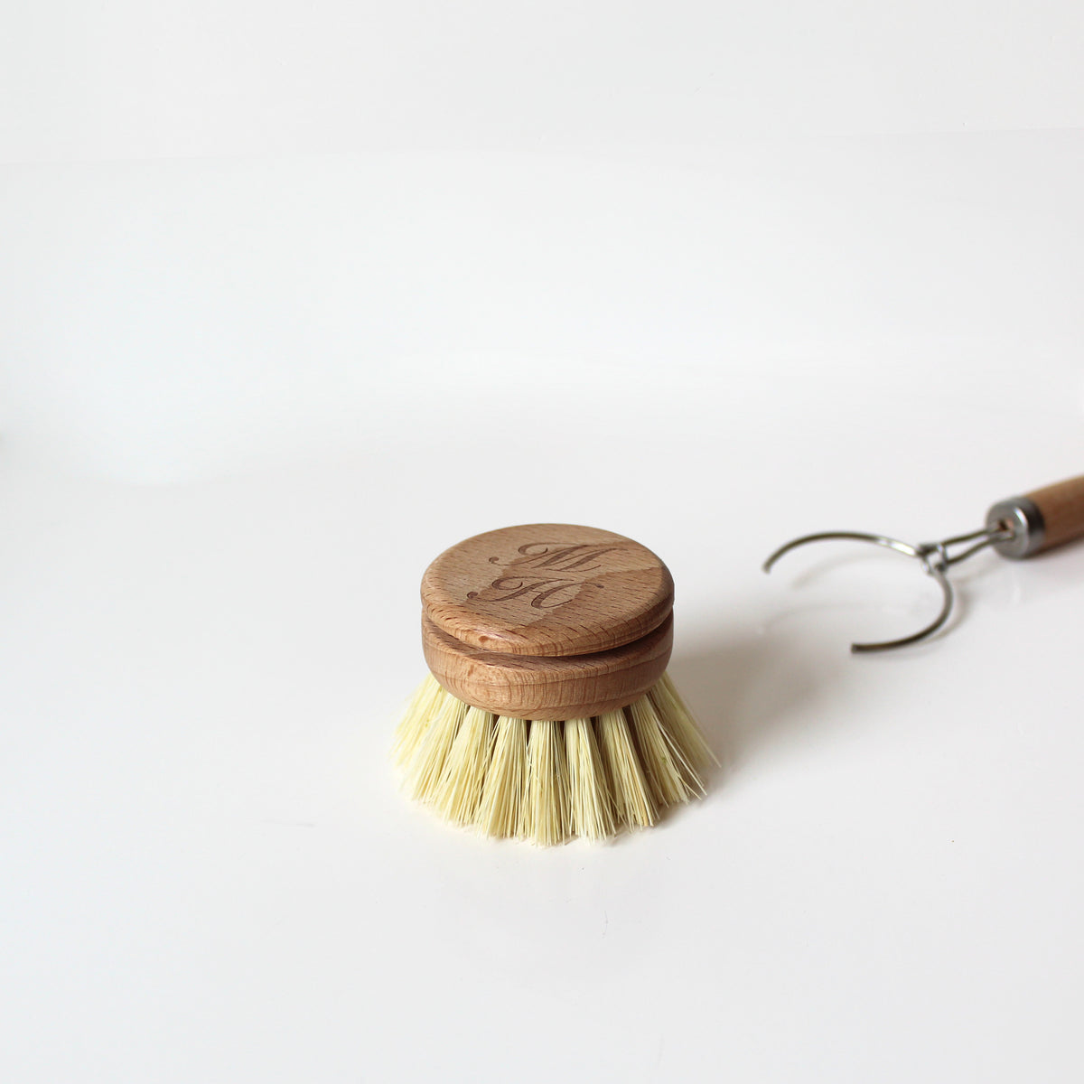 Murchison-Hume dish brush replacement head with wire clip
